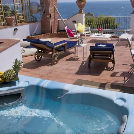 Priscilla Villa Taormina